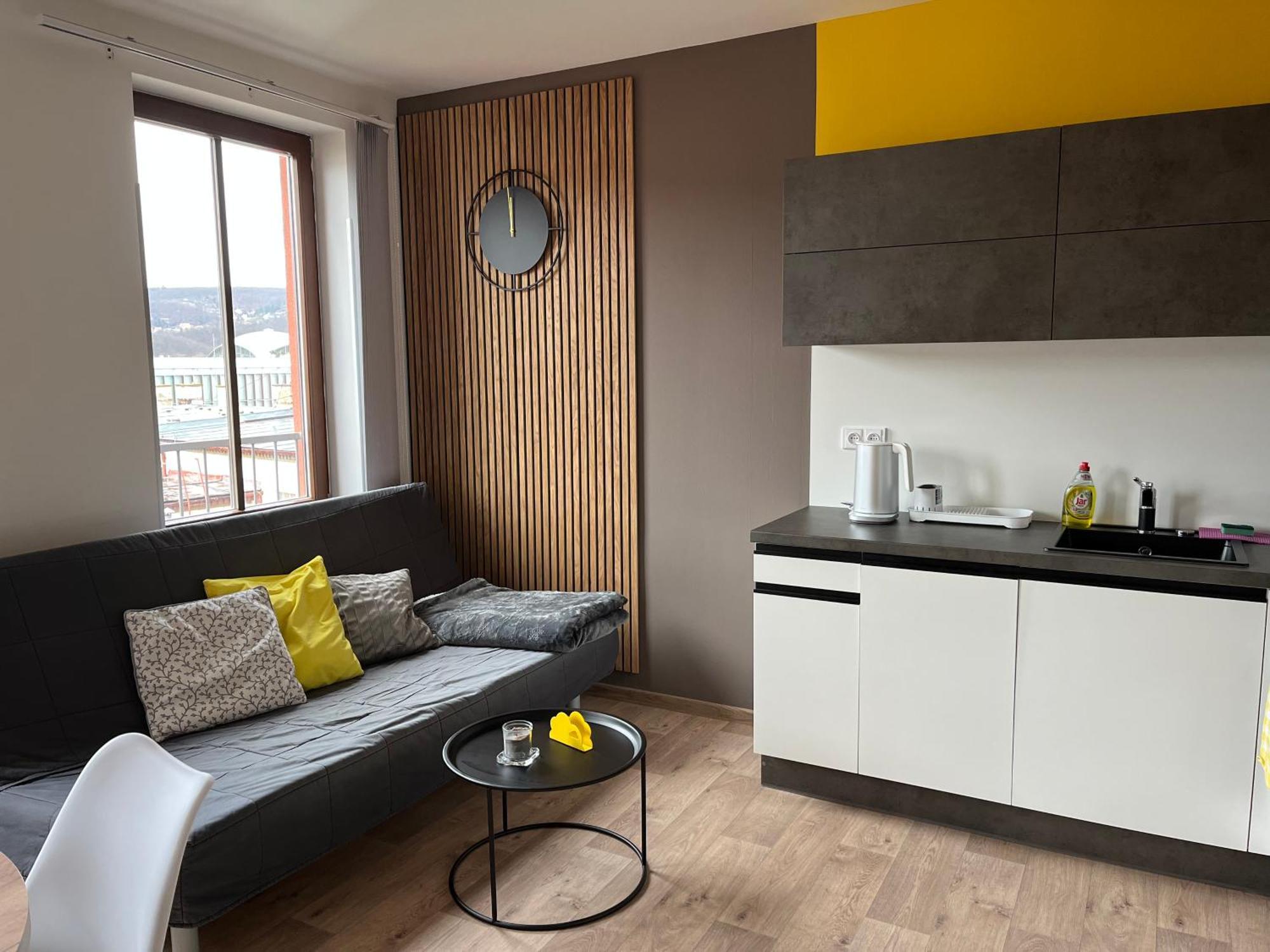 Yellow Apartment Deluxe Brno Exterior foto